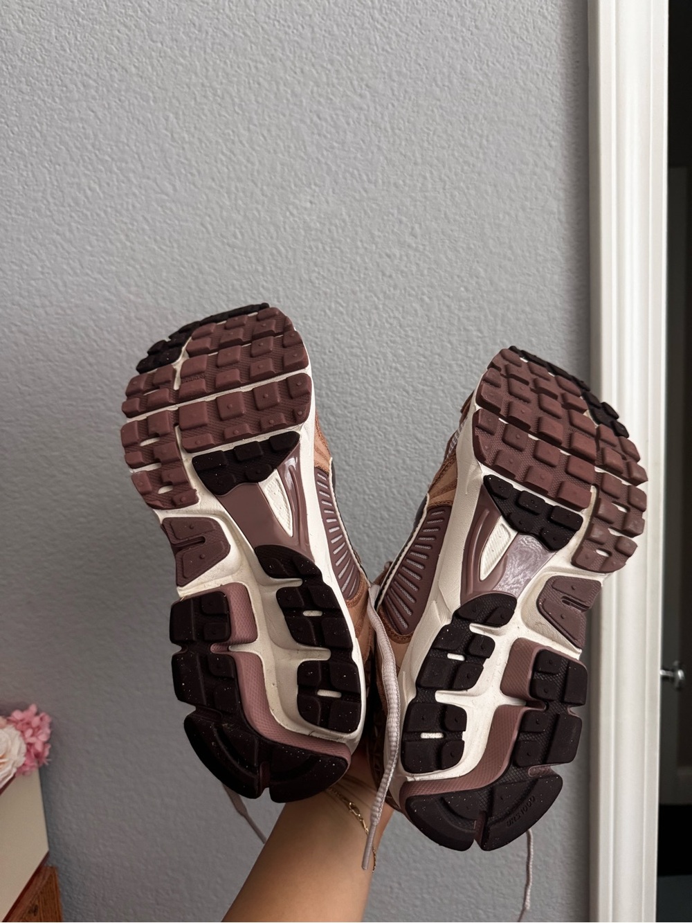 Nike Vomero 5 Dusted Clay Great Condition Size M 6.5 W 8 - Picture 7 of 8